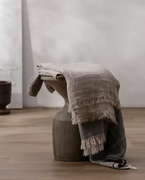 plaid_juno_gris_2.webp Bassols Plaid Juno Gris Hot